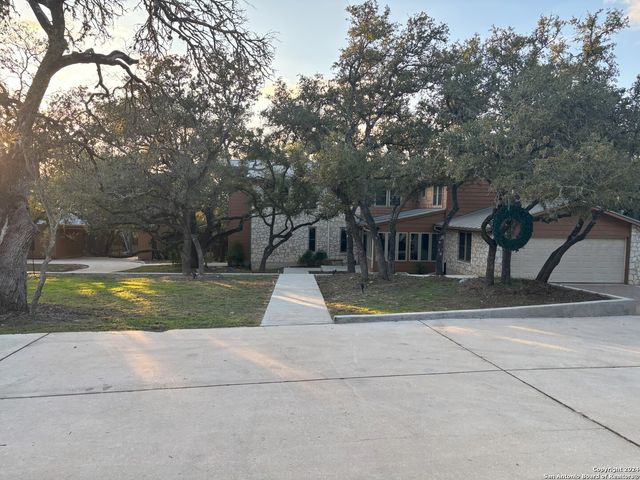 739 W OAK ESTATES DR, San Antonio, TX 78260