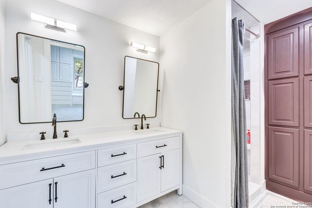 739 W OAK ESTATES DR, San Antonio, TX 78260