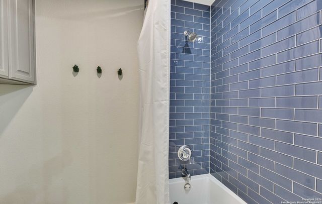 739 W OAK ESTATES DR, San Antonio, TX 78260