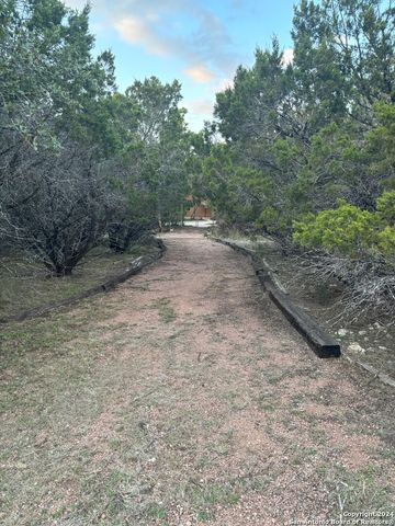 739 W OAK ESTATES DR, San Antonio, TX 78260