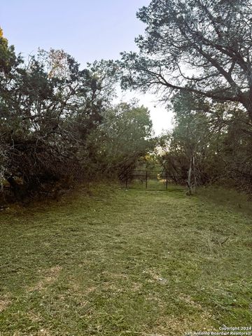 739 W OAK ESTATES DR, San Antonio, TX 78260