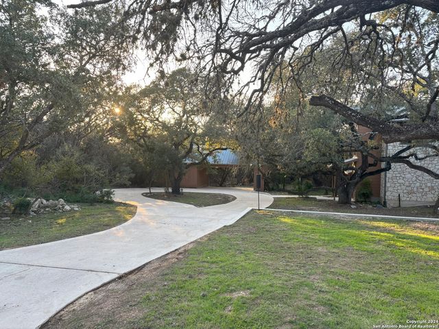 739 W OAK ESTATES DR, San Antonio, TX 78260