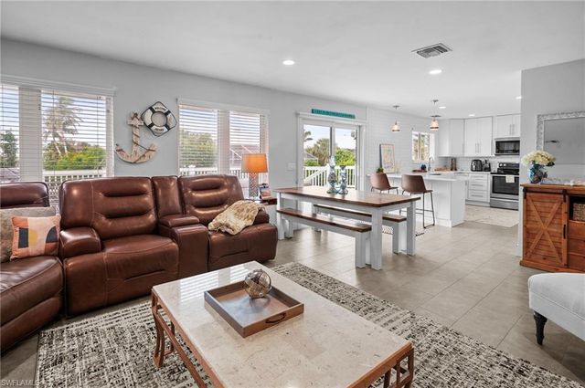 474 Lake Murex CIR, Sanibel, FL 33957