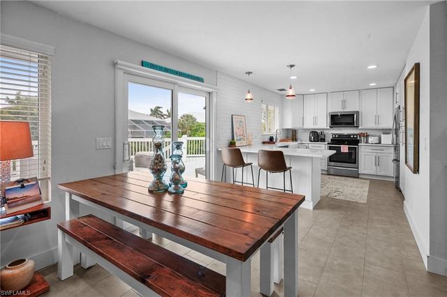 474 Lake Murex CIR, Sanibel, FL 33957