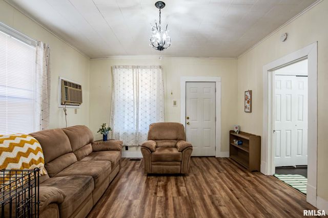 1414 NEWTON Avenue, Johnston City, IL 62951