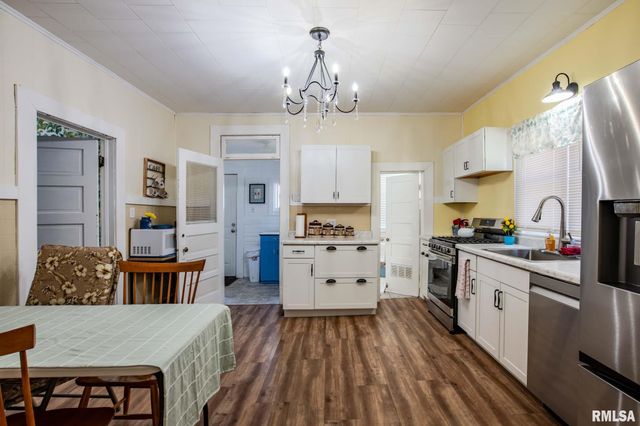 1414 NEWTON Avenue, Johnston City, IL 62951