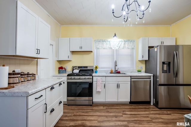 1414 NEWTON Avenue, Johnston City, IL 62951