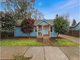 1810 HARNEY St, Vancouver, WA 98660