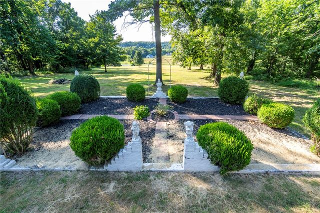 11133 Roggen Lane, Gravette, AR 72736
