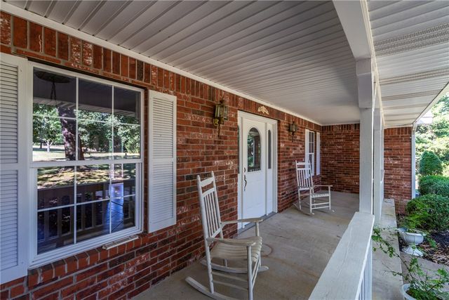 11133 Roggen Lane, Gravette, AR 72736