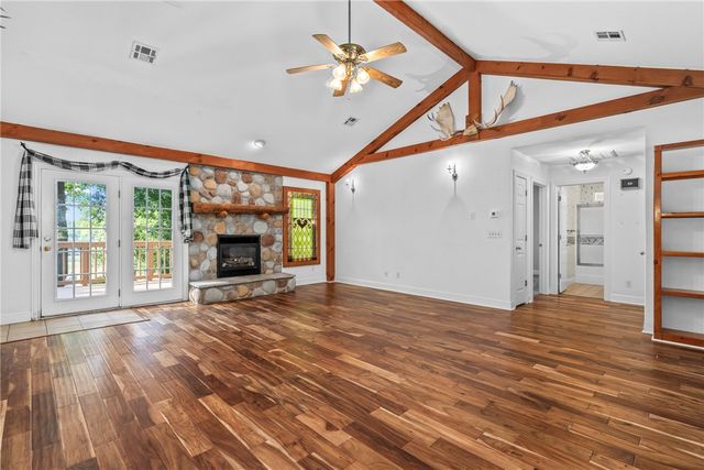 11133 Roggen Lane, Gravette, AR 72736