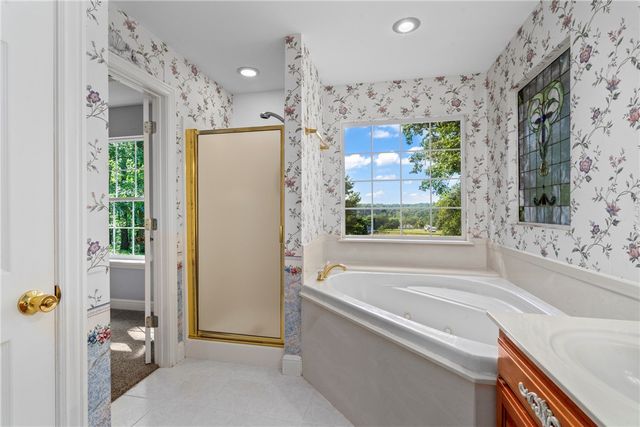 11133 Roggen Lane, Gravette, AR 72736