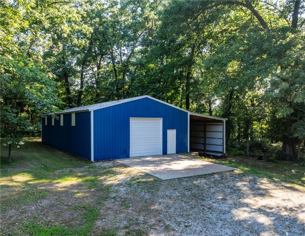 11133 Roggen Lane, Gravette, AR 72736