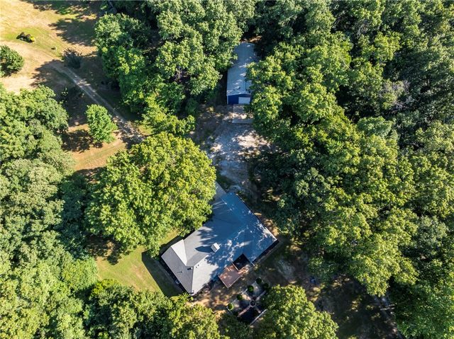 11133 Roggen Lane, Gravette, AR 72736