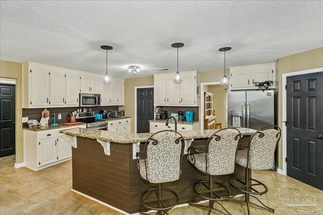 6579 Bellingham St, Navarre, FL 32566