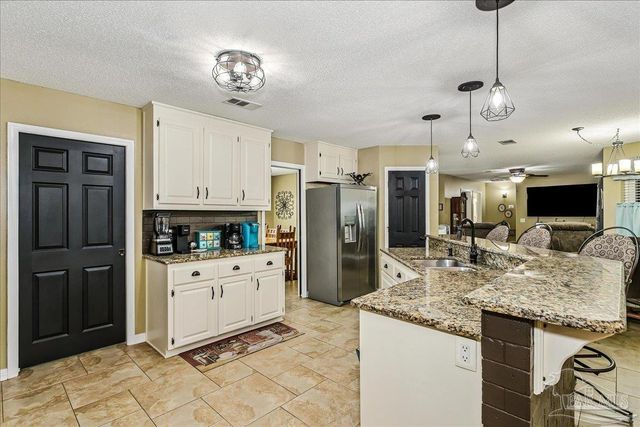 6579 Bellingham St, Navarre, FL 32566