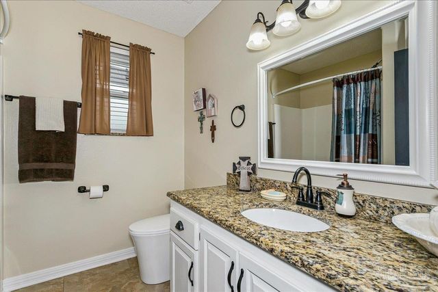 6579 Bellingham St, Navarre, FL 32566