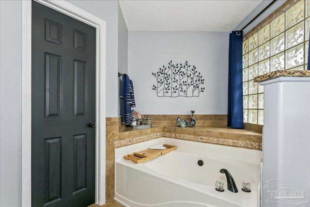 6579 Bellingham St, Navarre, FL 32566