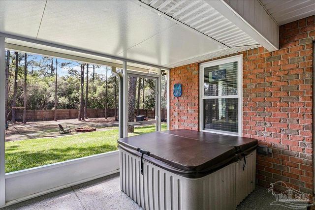 6579 Bellingham St, Navarre, FL 32566