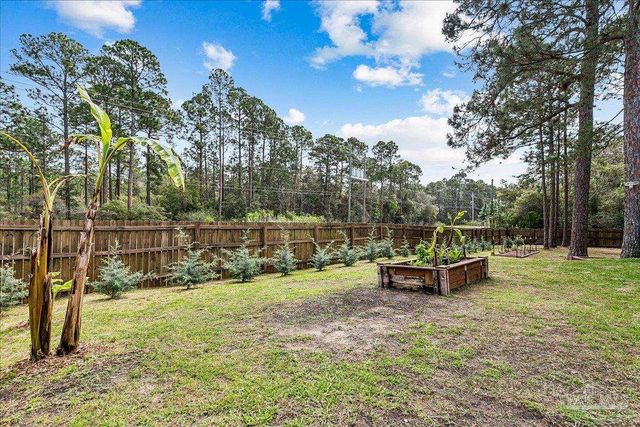 6579 Bellingham St, Navarre, FL 32566