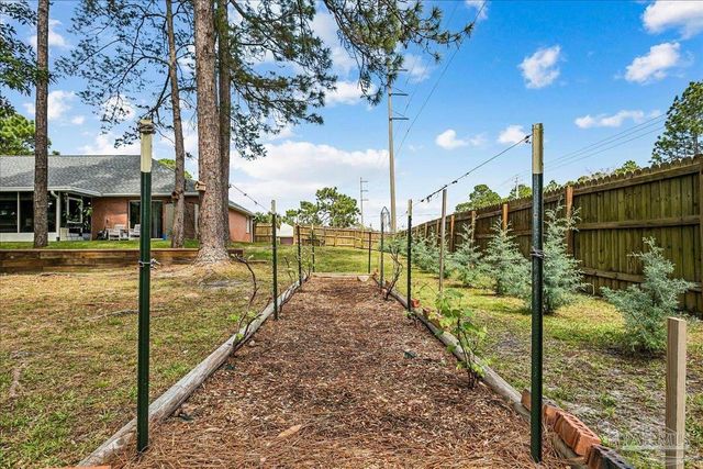 6579 Bellingham St, Navarre, FL 32566