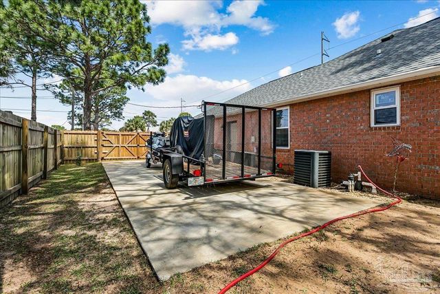 6579 Bellingham St, Navarre, FL 32566