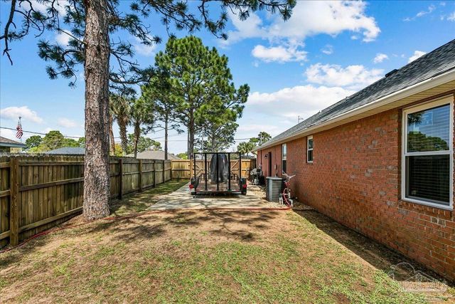 6579 Bellingham St, Navarre, FL 32566