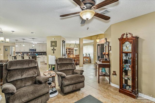 6579 Bellingham St, Navarre, FL 32566