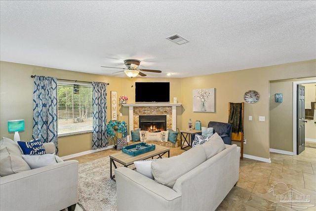 6579 Bellingham St, Navarre, FL 32566