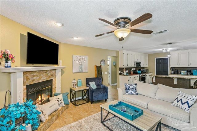 6579 Bellingham St, Navarre, FL 32566