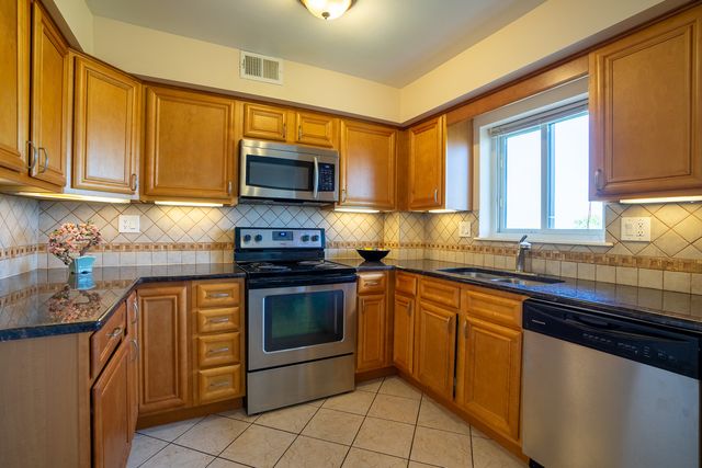 1275 E Baldwin Lane 507, Palatine, IL 60074