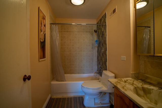 1275 E Baldwin Lane 507, Palatine, IL 60074