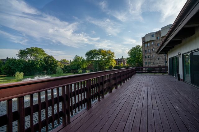 1275 E Baldwin Lane 507, Palatine, IL 60074
