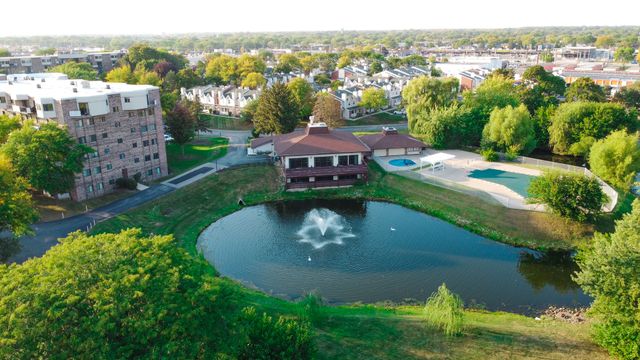 1275 E Baldwin Lane 507, Palatine, IL 60074
