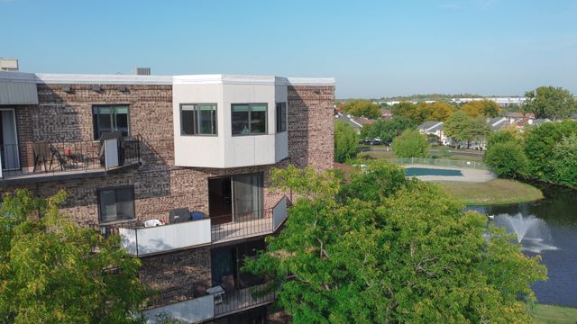 1275 E Baldwin Lane 507, Palatine, IL 60074