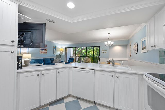 1605 S US Highway 1 E204, Jupiter, FL 33477