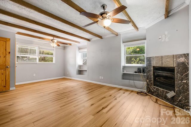 67 Banks Town Road, Weaverville, NC 28787