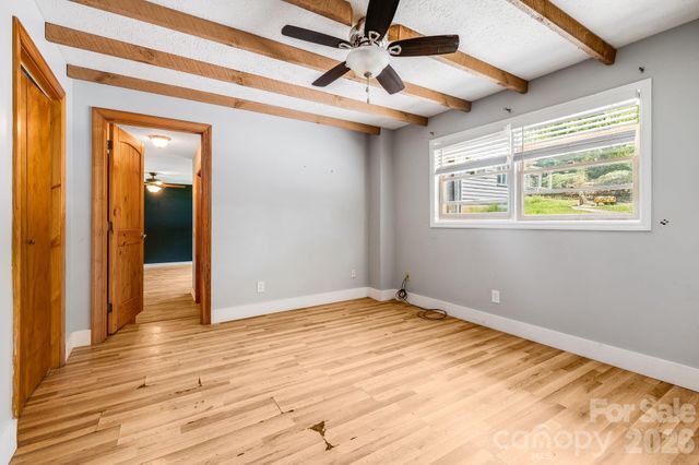 67 Banks Town Road, Weaverville, NC 28787