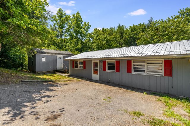 67 Banks Town Road, Weaverville, NC 28787