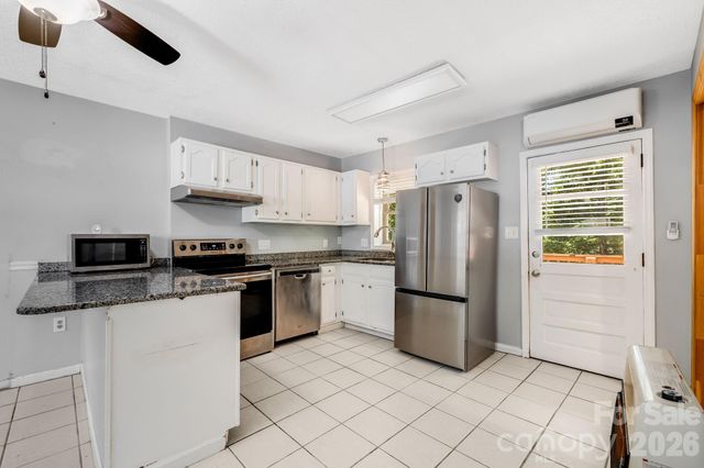 67 Banks Town Road, Weaverville, NC 28787