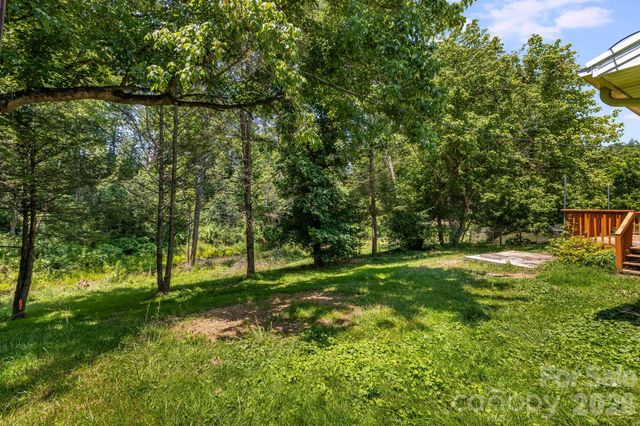 67 Banks Town Road, Weaverville, NC 28787