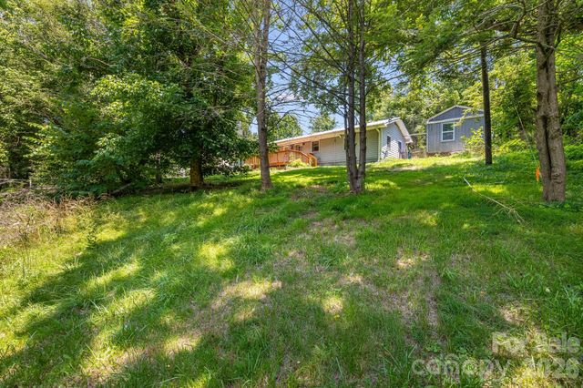 67 Banks Town Road, Weaverville, NC 28787