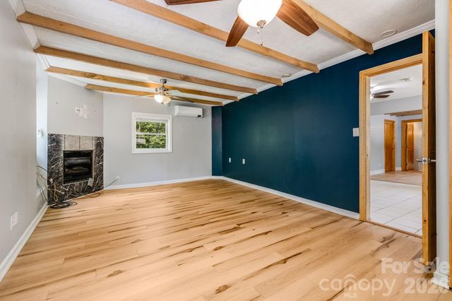 67 Banks Town Road, Weaverville, NC 28787