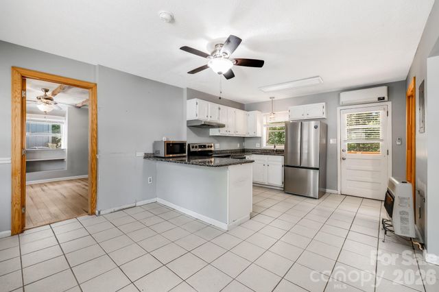 67 Banks Town Road, Weaverville, NC 28787