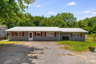 67 Banks Town Road, Weaverville, NC 28787