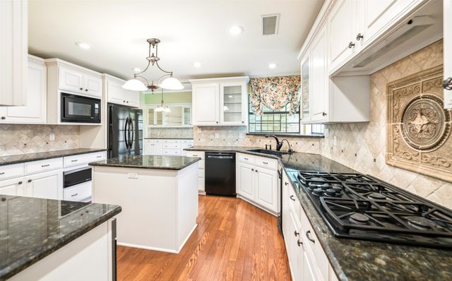 5806 London Lane, Dallas, TX 75252