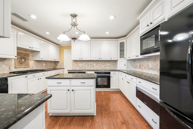 5806 London Lane, Dallas, TX 75252