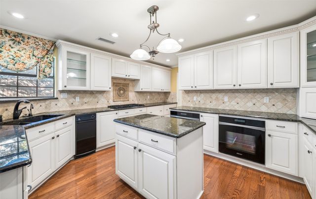 5806 London Lane, Dallas, TX 75252
