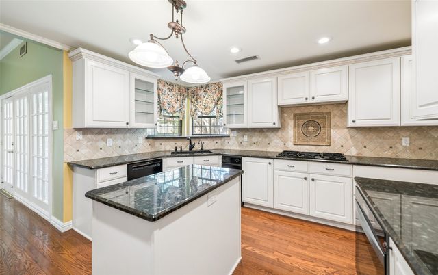 5806 London Lane, Dallas, TX 75252