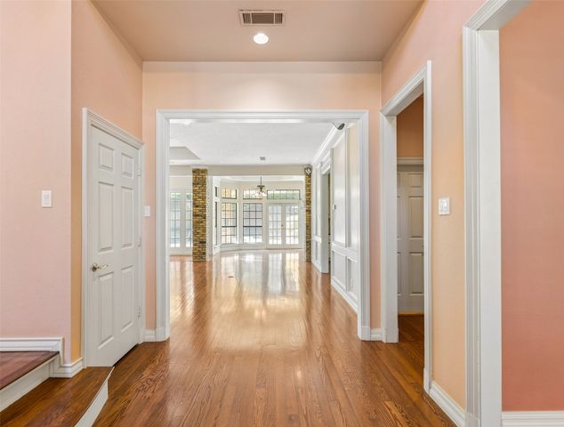 5806 London Lane, Dallas, TX 75252